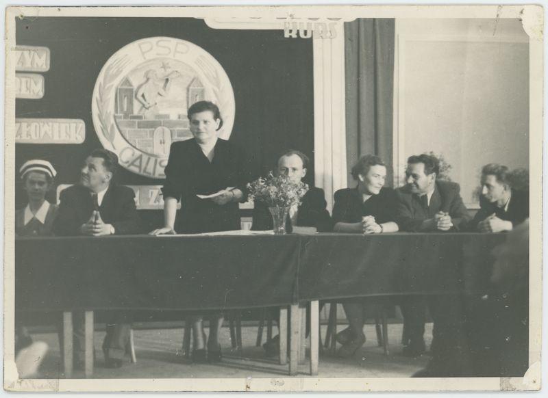 Uczennice i nauczyciele Liceum Medycznego w Kaliszu