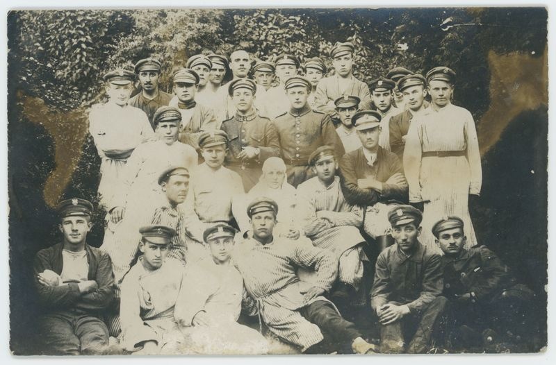 Żołnierze w Szpitalu Wojskowym Św. Trójcy w Kaliszu