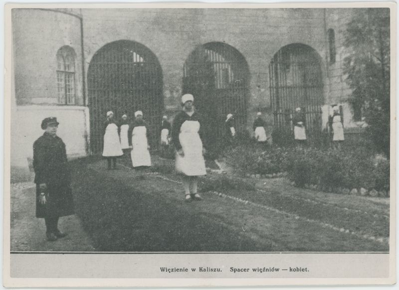 Więzienie w Kaliszu - spacer więźniarek