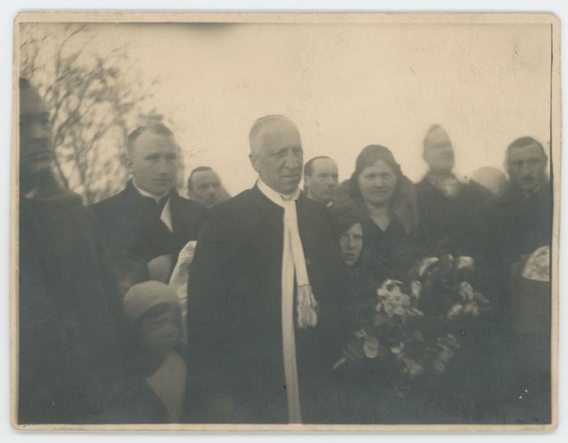 Zdjęcie grupowe z ks. Wacławem Blizińskim