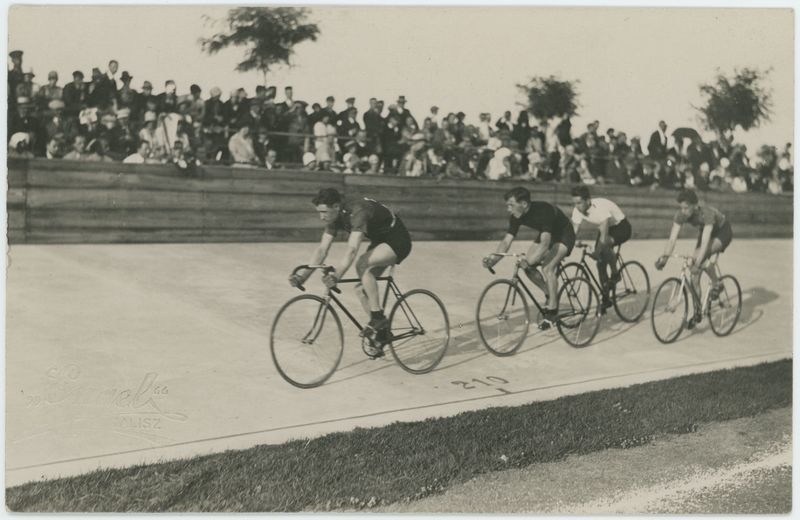 Jerzy Koszutski na zawodach kolarskich