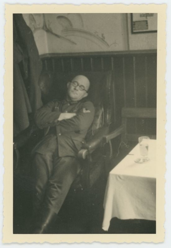 Śpiący niemiecki żołnierz