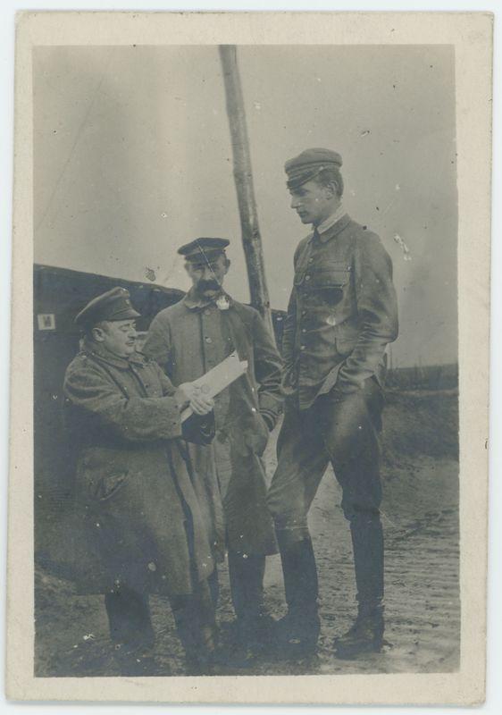 Najwyższy i najniższy żołnierz w obozie jenieckim w Szczypiornie