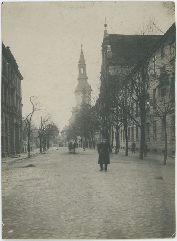 Ulica Kolegialna i kościół św. Józefa w Kaliszu