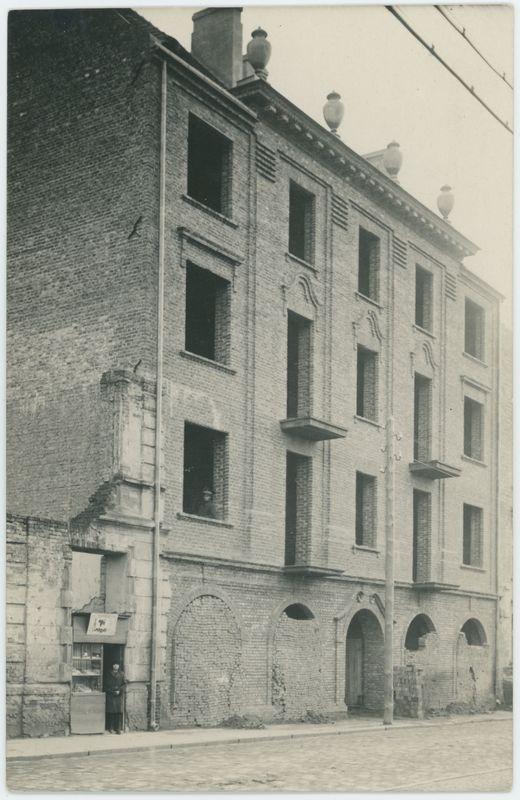 Odbudowany budynek przy ulicy Sukienniczej