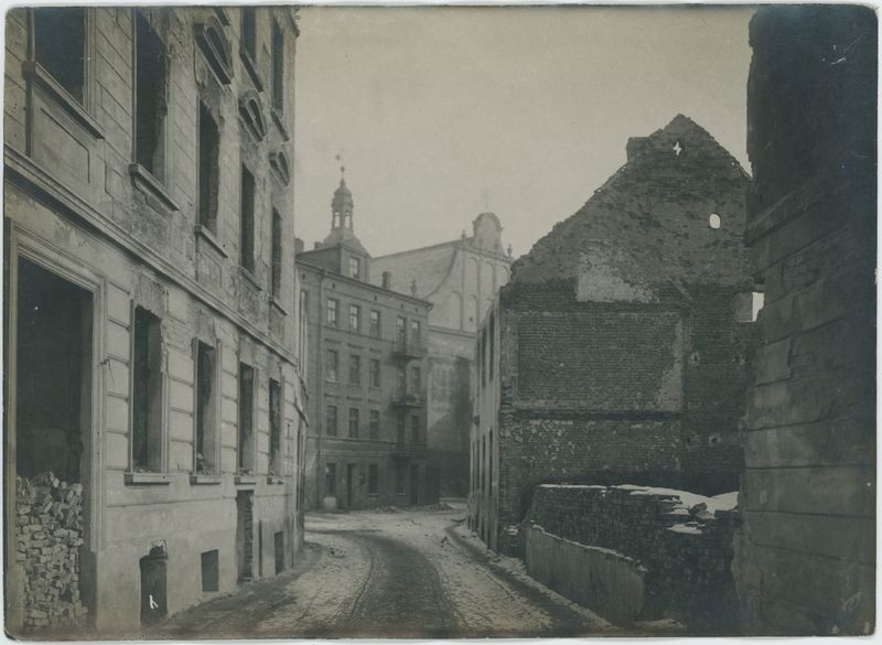 Ulica św. Stanisława i kościół Ojców Franciszkanów