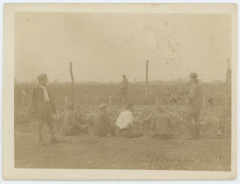 "Za drutami tęsknisz bracie". Obóz jeniecki w Szczypiornie