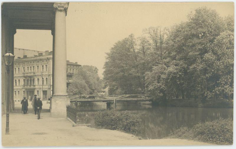 Wejście do kaliskiego parku