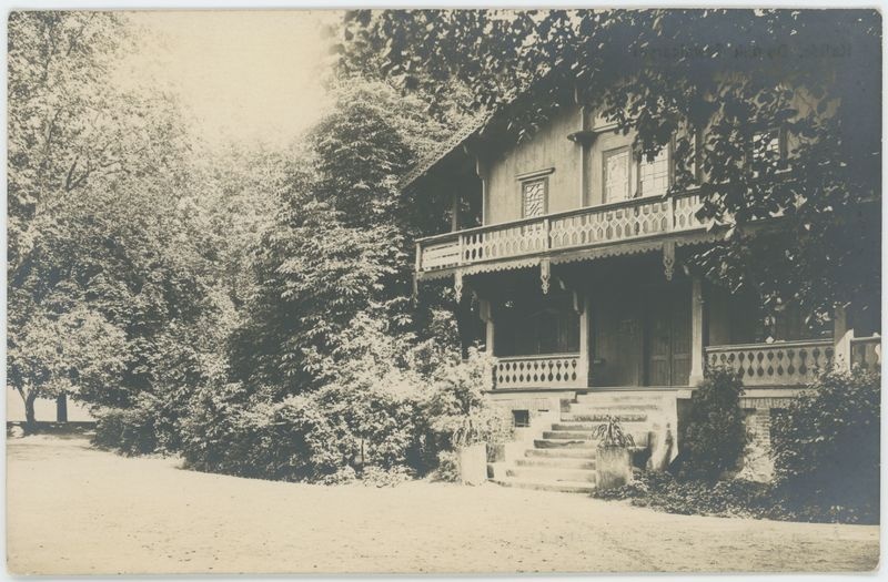 Domek szwajcarski w kaliskim parku