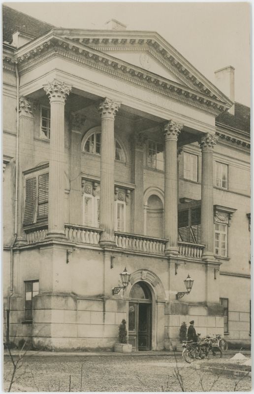 Wejście do budynku starostwa w Kaliszu