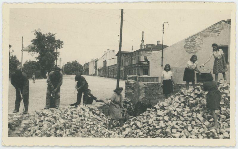 Rozbiórka domu przy ulicy Warszawskiej w Kaliszu