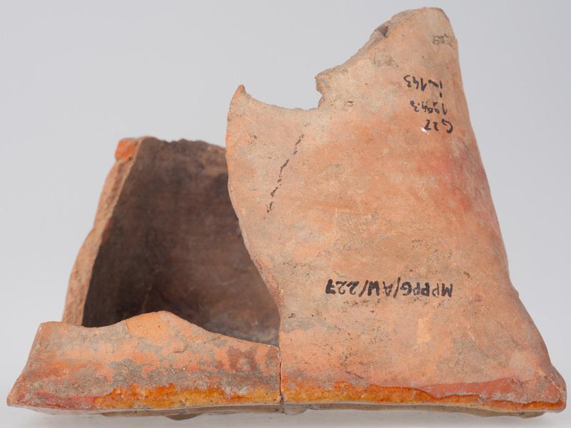 Kafel z herbem Korab