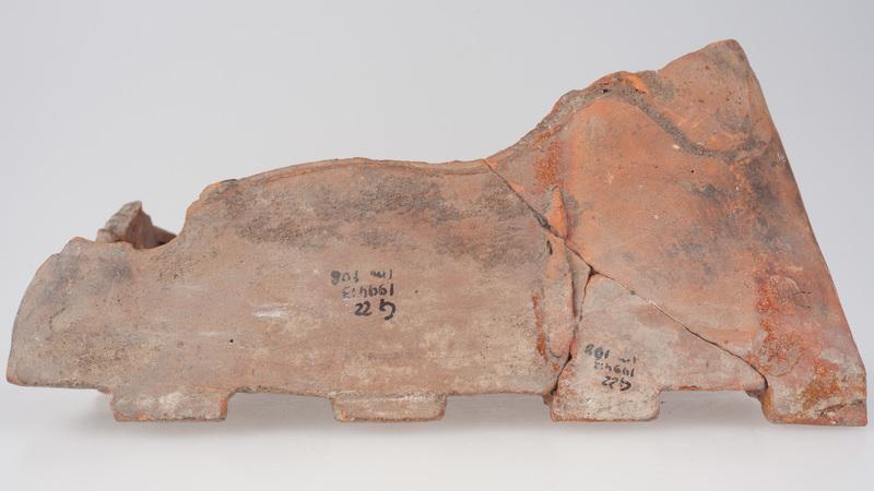 Kafel z ornamentem cekinowo-perłowym