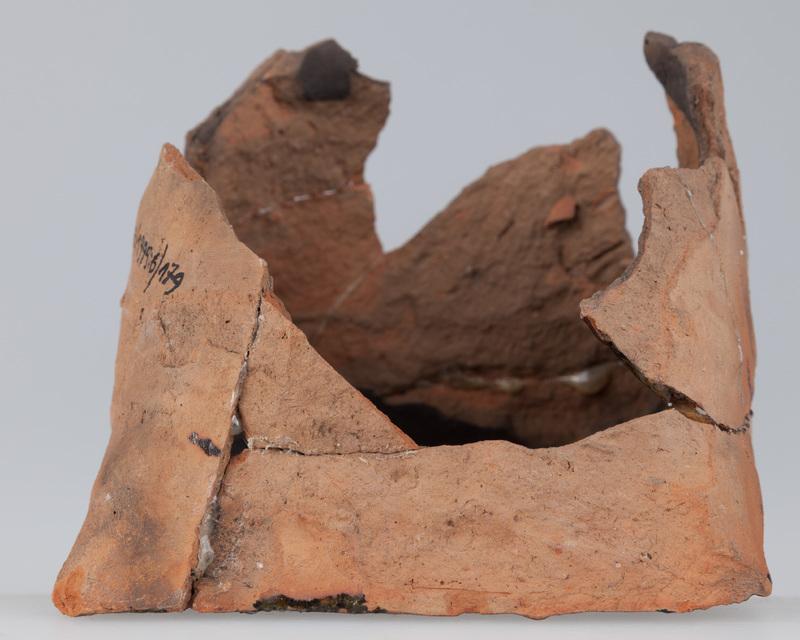 Kafel z wizerunkiem jelenia z koroną na szyi