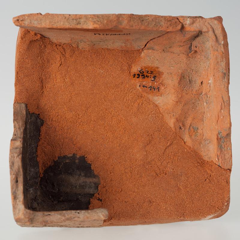 Kafel z wyobrażeniem Samsona walczącego z lwem