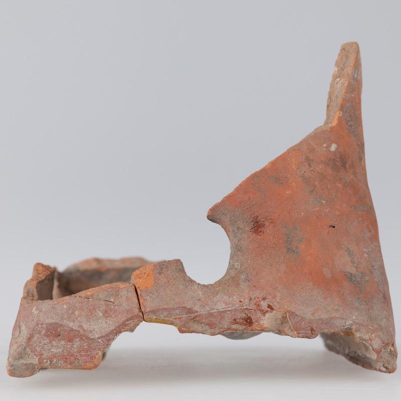 Kafel z ornamentem cekinowo-perłowym