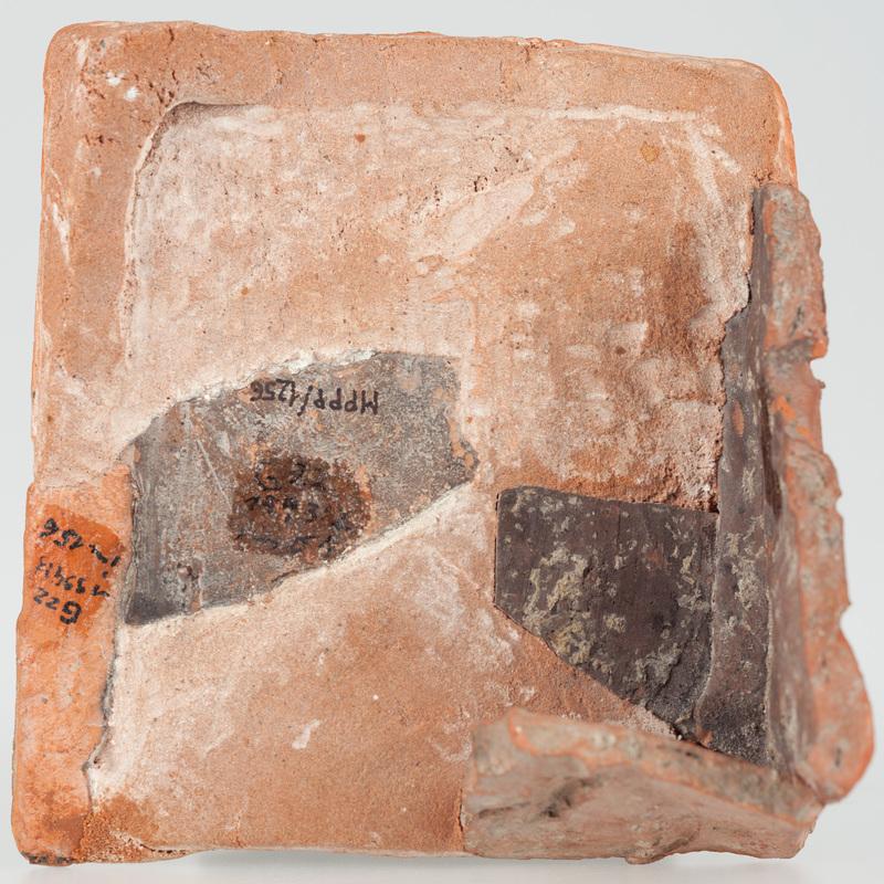 Kafel z wyobrażeniem labiryntu minotaura lub diabła