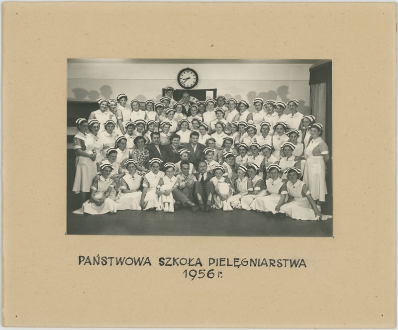 Uczennice Państwowej Szkoły Pielęgniarstwa w Kaliszu