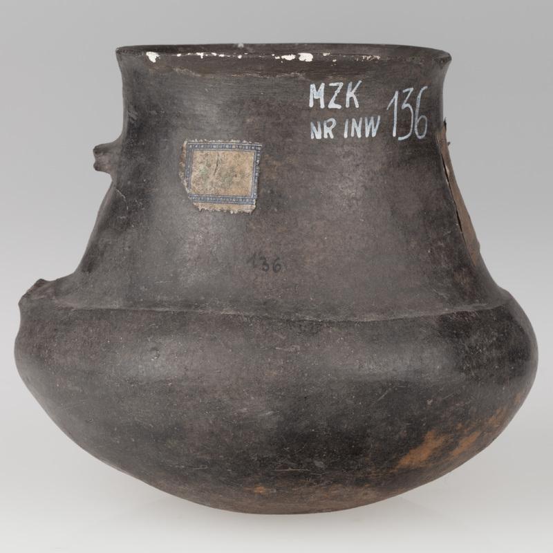 naczynie o esowatym profilu 