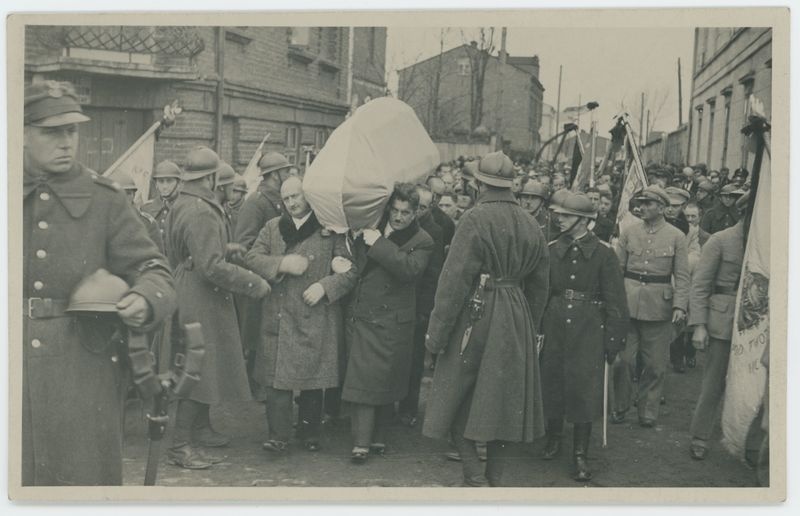 Uroczystości przeniesienia zwłok legionistów do Mauzoleum w Kaliszu