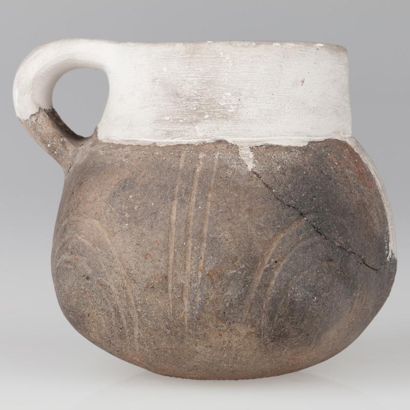 małe naczynie gliniane 