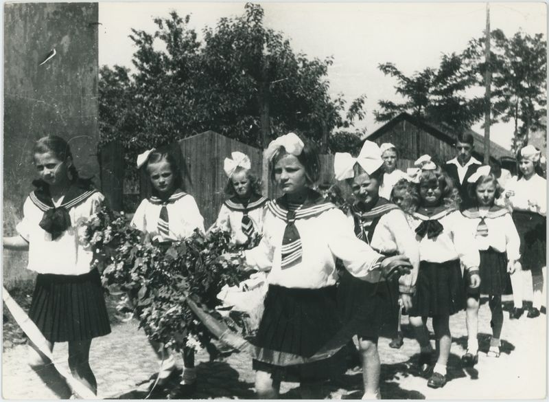 Zdjęcia reportażowe z uroczystości wręczenia sztandaru PCK w Koźminku