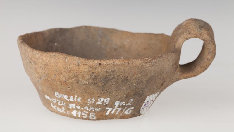 mały kubek stożkowaty 