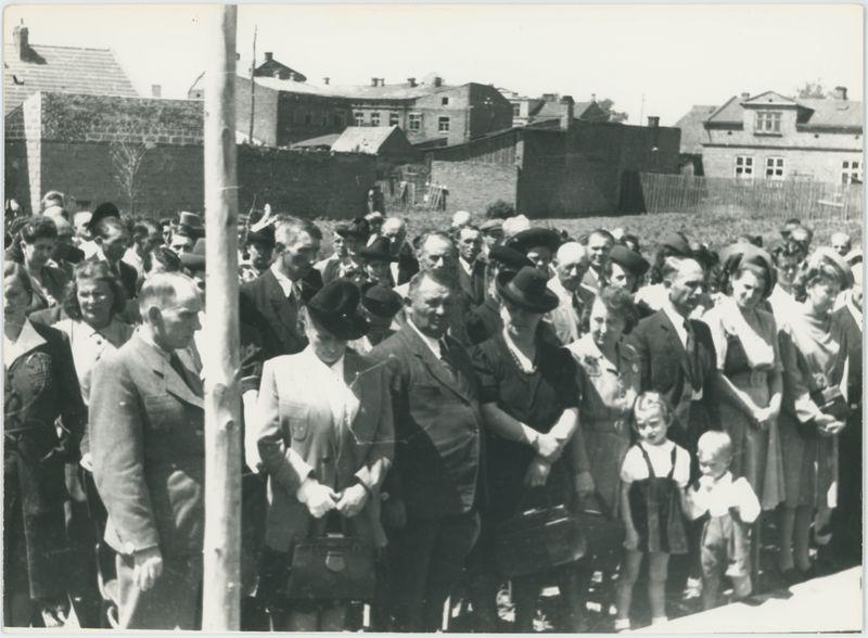 Zdjęcia reportażowe z uroczystości wręczenia sztandaru PCK w Koźminku