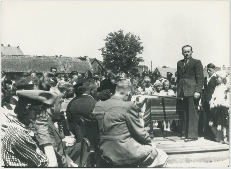 Zdjęcia reportażowe z uroczystości wręczenia sztandaru PCK w Koźminku