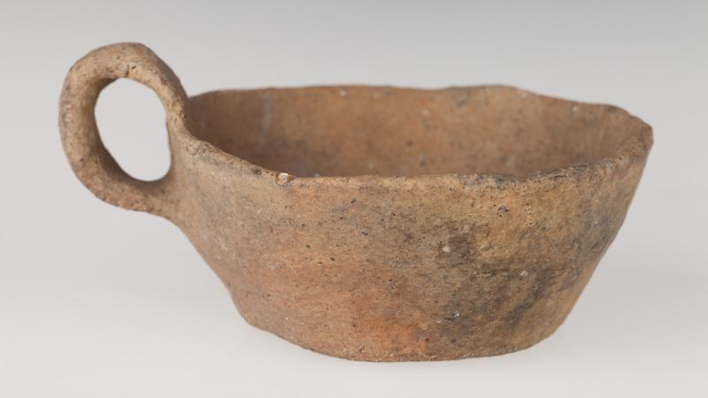 mały kubek stożkowaty 