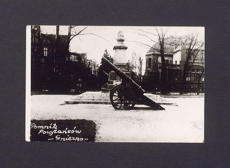 Pomnik Poległych Bohaterów.