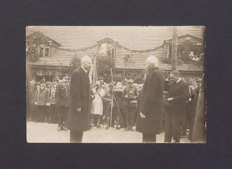 Powitanie Ignacego Mościckiego, prezydenta Polski przez Leona Barciszewskiego, prezydenta miasta Gniezna.