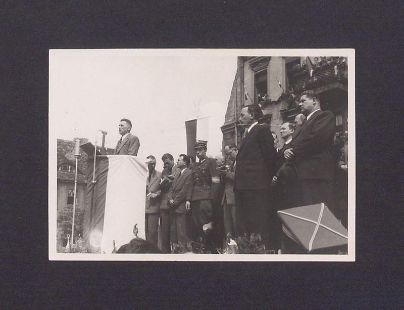 Fragment spotkania Bolesława Bieruta z mieszkańcami na Rynku w Gnieźnie.