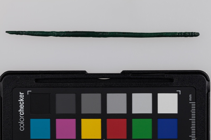 Szpila brązowa z główką poprzecznie żebrowaną