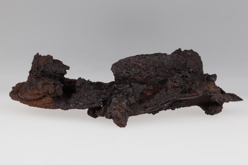 Metalowe części tarczy (połowa umba, imacz, okucia boków)