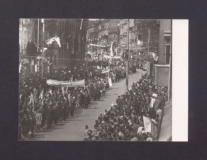 Obchody 1 Maja 1970 r. Pochód.