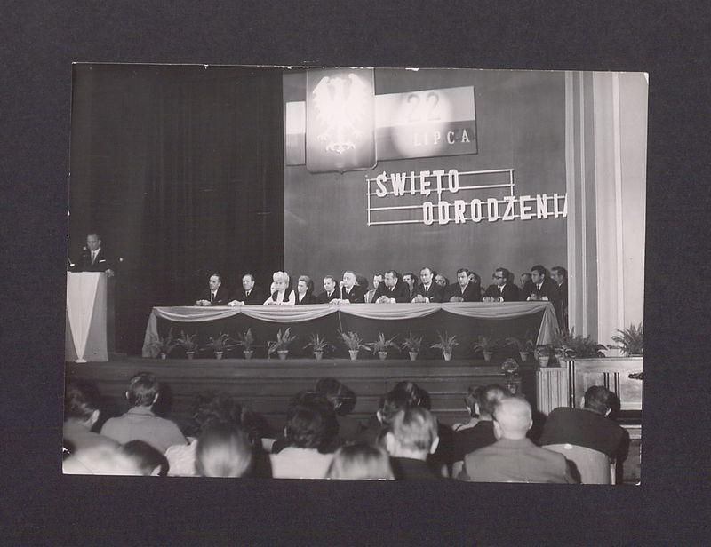 Odznaczenia pracowników Milicji Obywatelskiej z okazji Odrodzenia Polski.