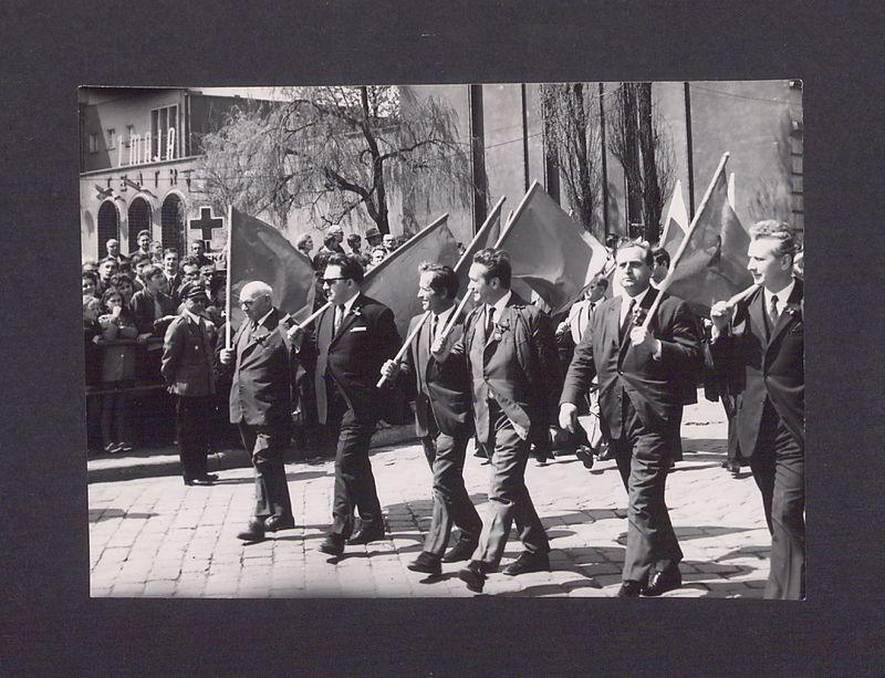 1 Maja 1972 r. w Gnieźnie. Ul. Chrobrego.