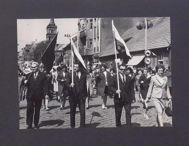 1 Maja 1972 r. w Gnieźnie. Ul. Chrobrego.