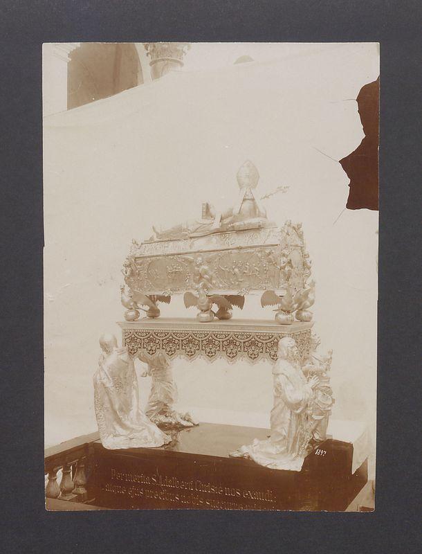 Trumna, relikwiarz św. Wojciecha.