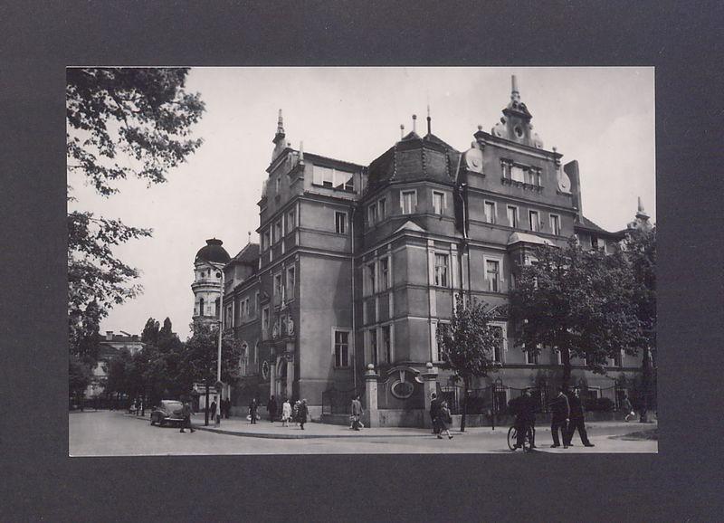 Budynek Miejskiej Rady Narodowej przy ul. Lecha. Obecnie Urząd Miasta.