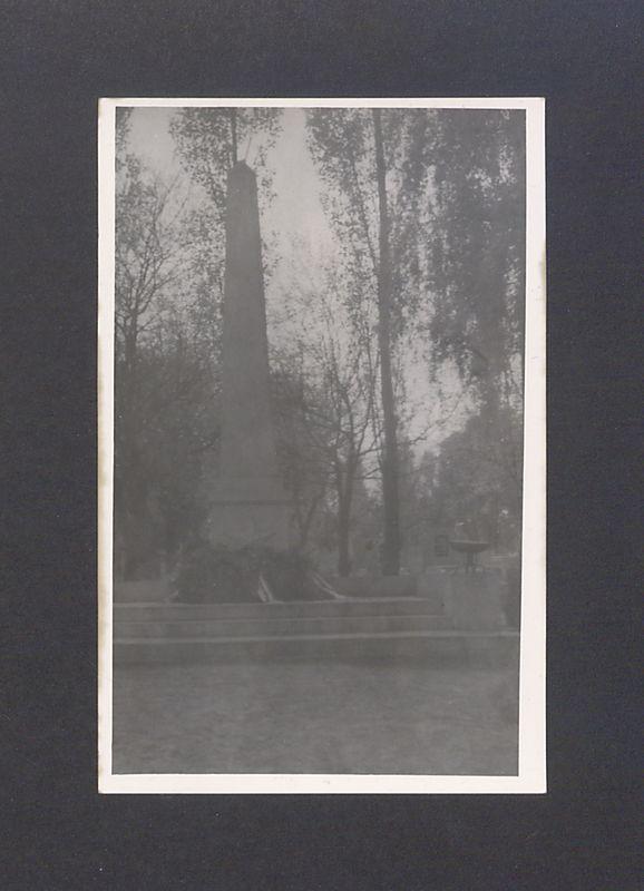 Pomnik poległych w II wojnie światowej.