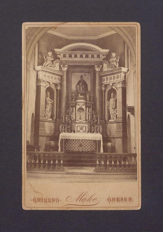 Ołtarz główny w kościele pw. św. Wawrzyńca.