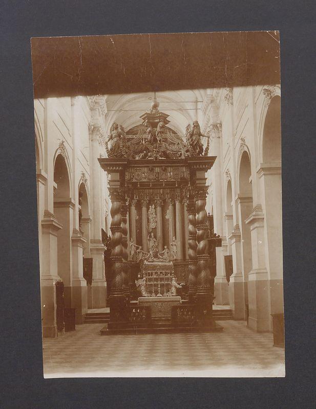 Konfesja św. Wojciecha w katedrze.