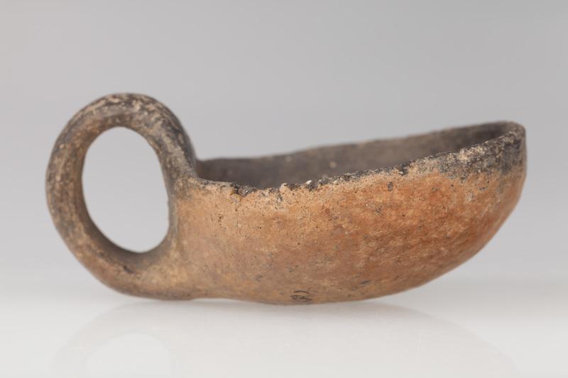 Czerpak półkulisty z taśmowatym uchem