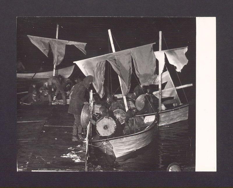 Jarmark Bartłomiejski. Wojowie na łodziach.