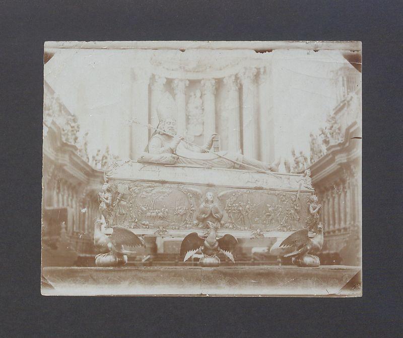 Relikwiarz, trumna św. Wojciecha.