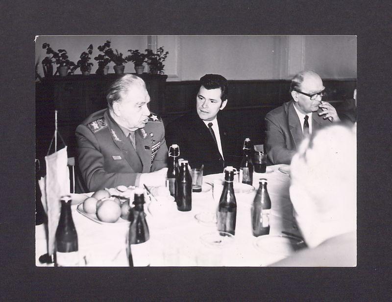 Wizyta żołnierzy radzieckich. Komitet Miejski PZPR.