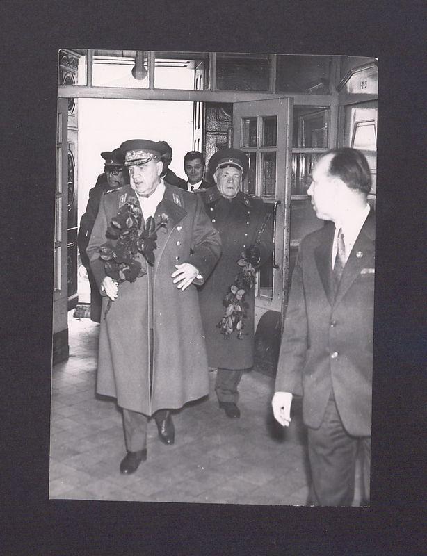 Wizyta żołnierzy radzieckich. Komitet Miejski PZPR.