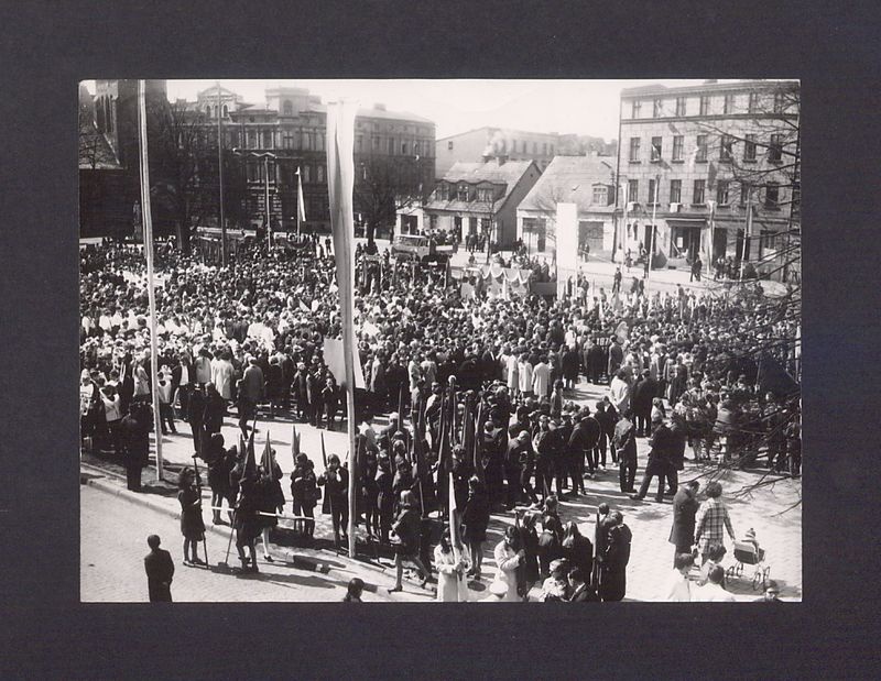 Obchody 1 Maja 1970 r. Pochód.